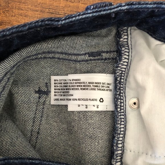 Universal Thread Vintage Midi Denim Shorts, Size 10/30R - Picture 5 of 5